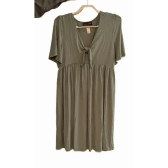 Misty Green Women's Maternity Dress - Picture 4 of 4